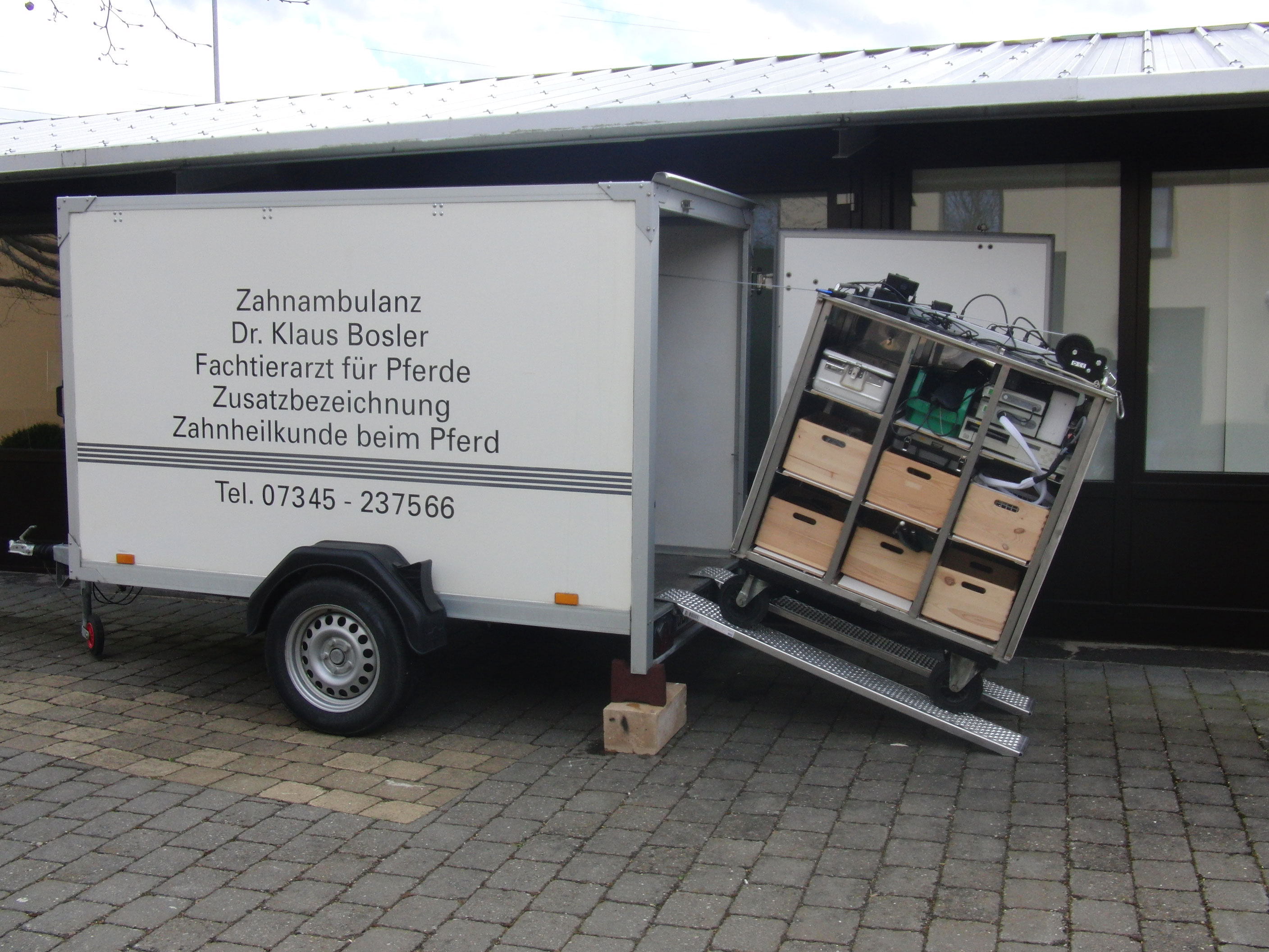 Zahnheilkunde beim Pferd. Ambulanz